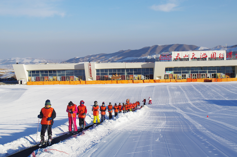 新疆天山天池國(guó)際滑雪場(chǎng)